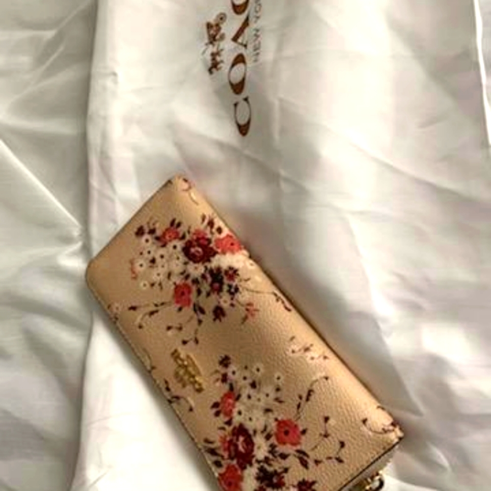 Coach wallet with beautiful floers